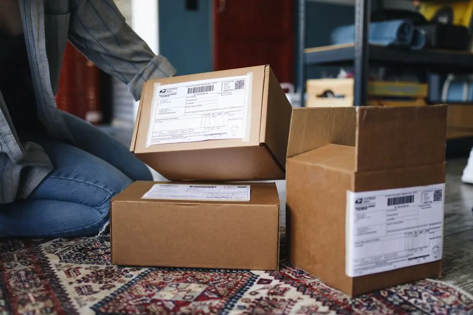 Paket belanja dari toko online lokal di Banawa